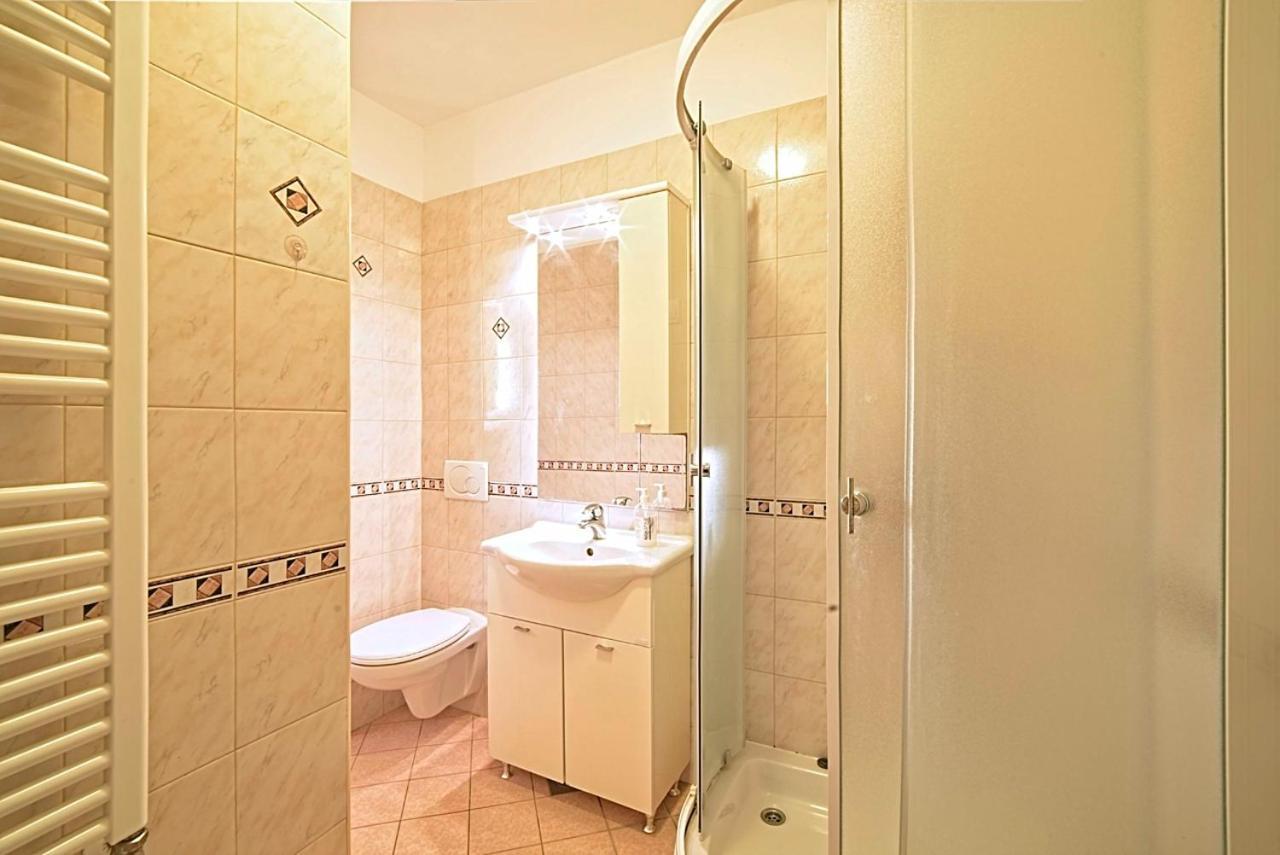 Studio Apartments Peric Rab Kampor Exterior photo