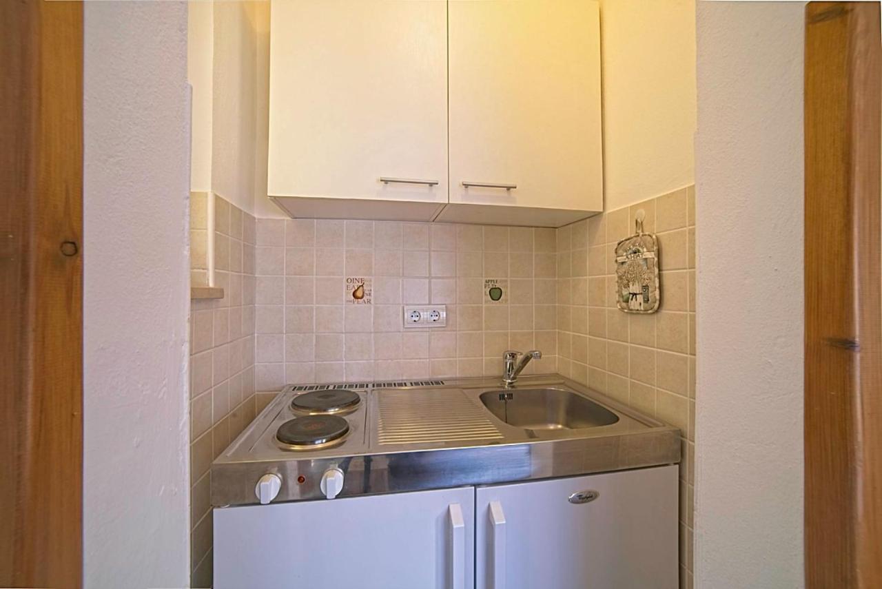 Studio Apartments Peric Rab Kampor Exterior photo